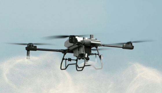 Q100 Αγροτική Drone για ψεκασμό λιπασμάτων και φυτοφαρμάκων 13.8m/s Drone remote control